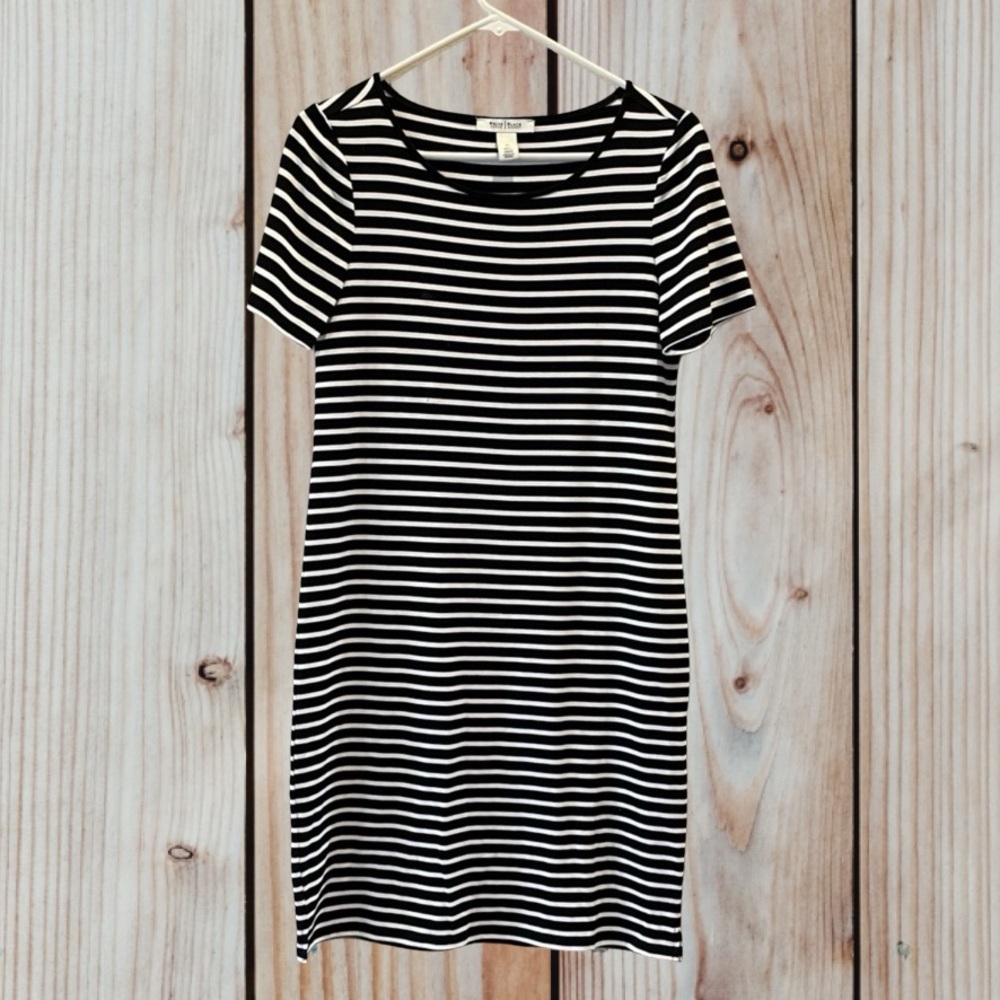 White House Black Market / Black and White Striped Knit Dress / Size XS